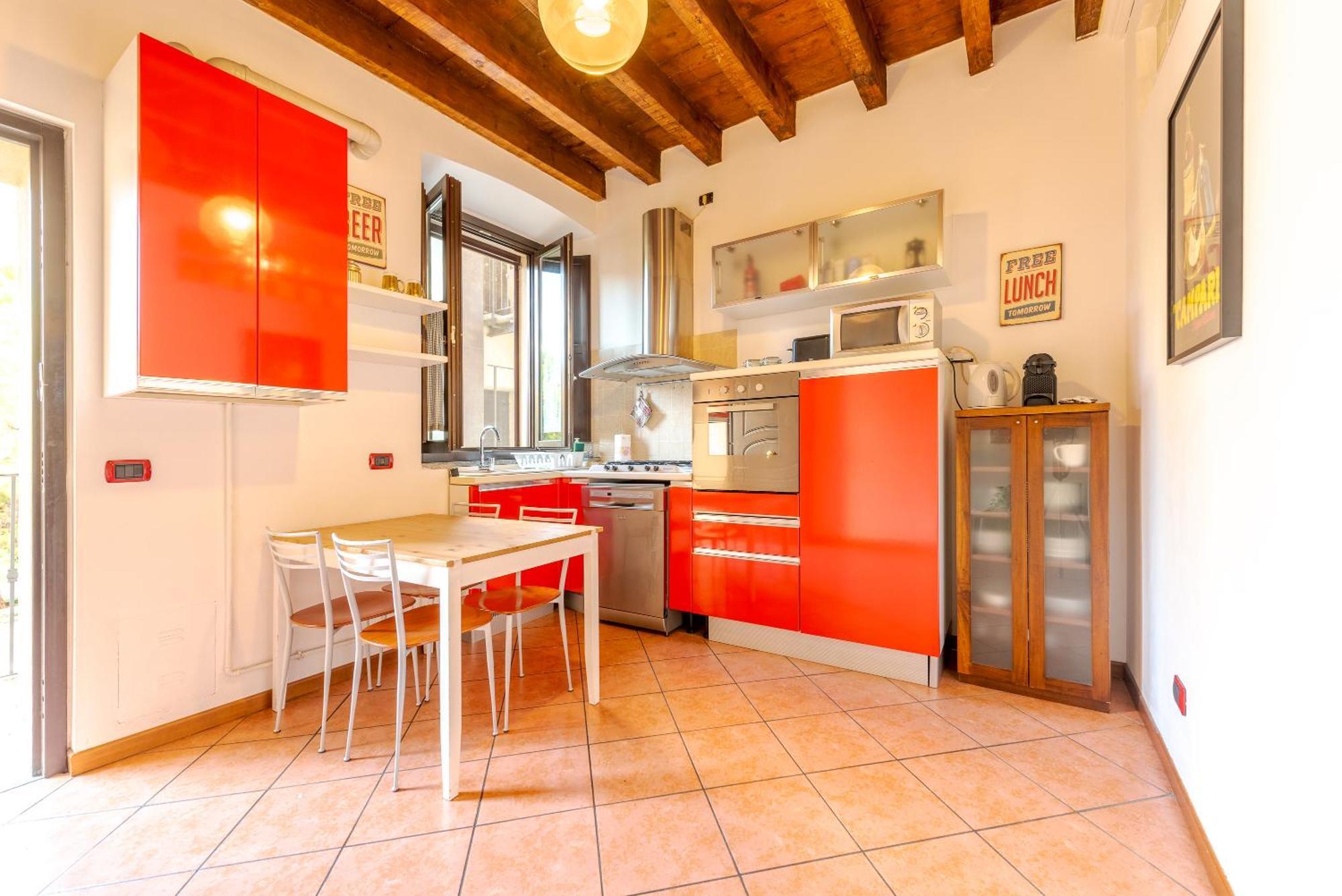 Guest Planet - Rosso Milano Apartment - Navigli Area Exterior photo