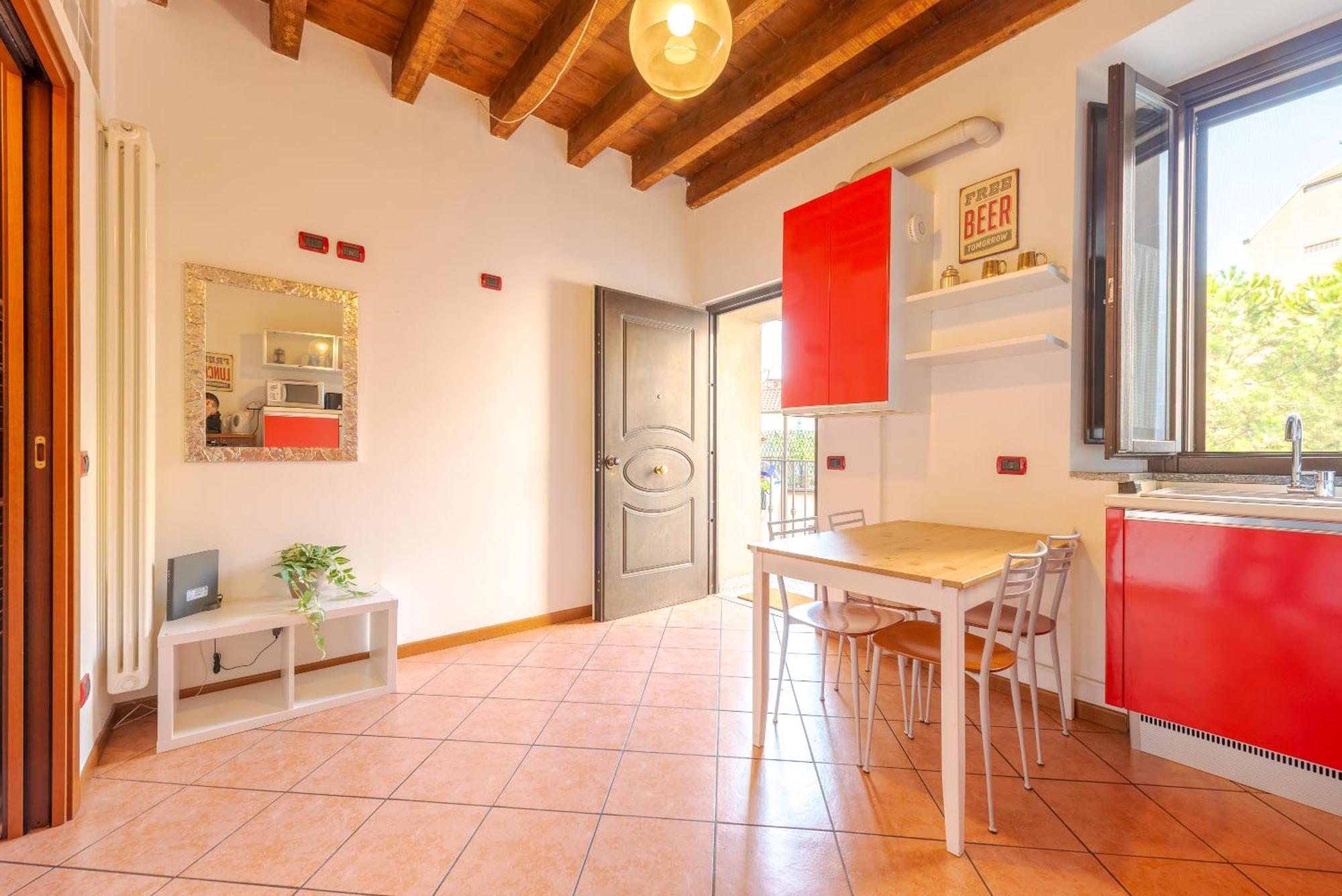 Guest Planet - Rosso Milano Apartment - Navigli Area Exterior photo
