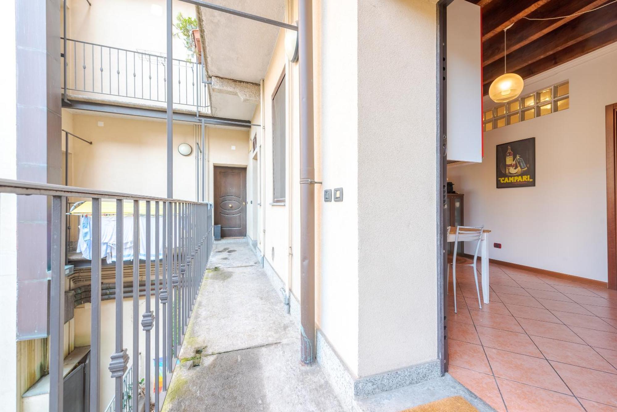 Guest Planet - Rosso Milano Apartment - Navigli Area Exterior photo